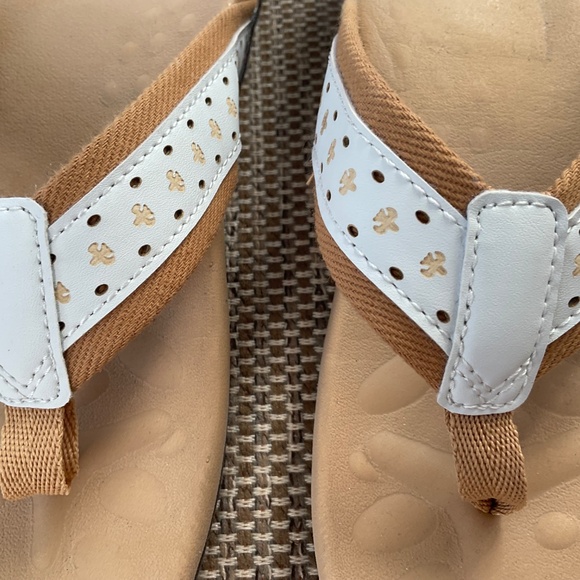 Moerdeng flip flops.Tan.39 - Picture 6 of 7